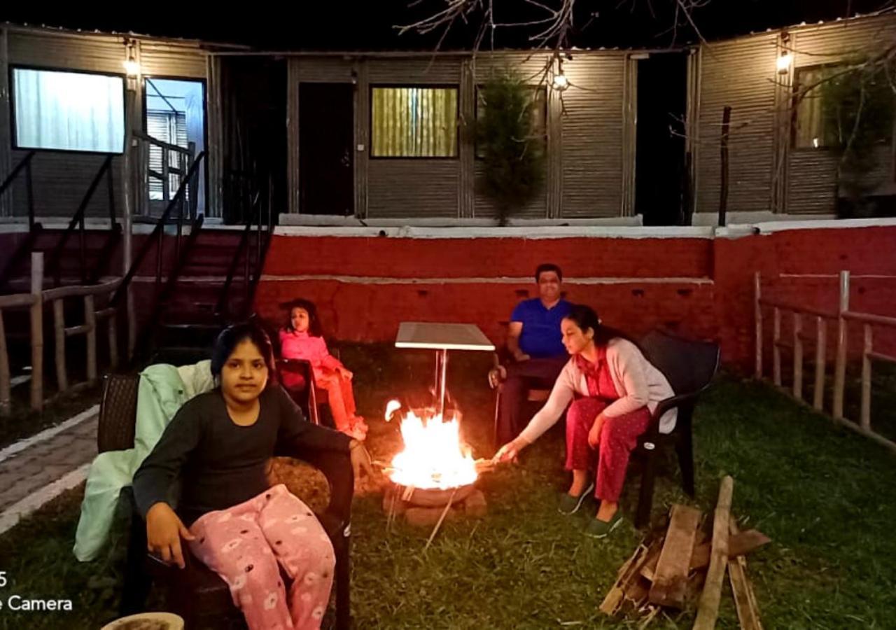 Bamboo Junction Resort - Kanatal, Valley & Mountain View Dhanaulti Buitenkant foto